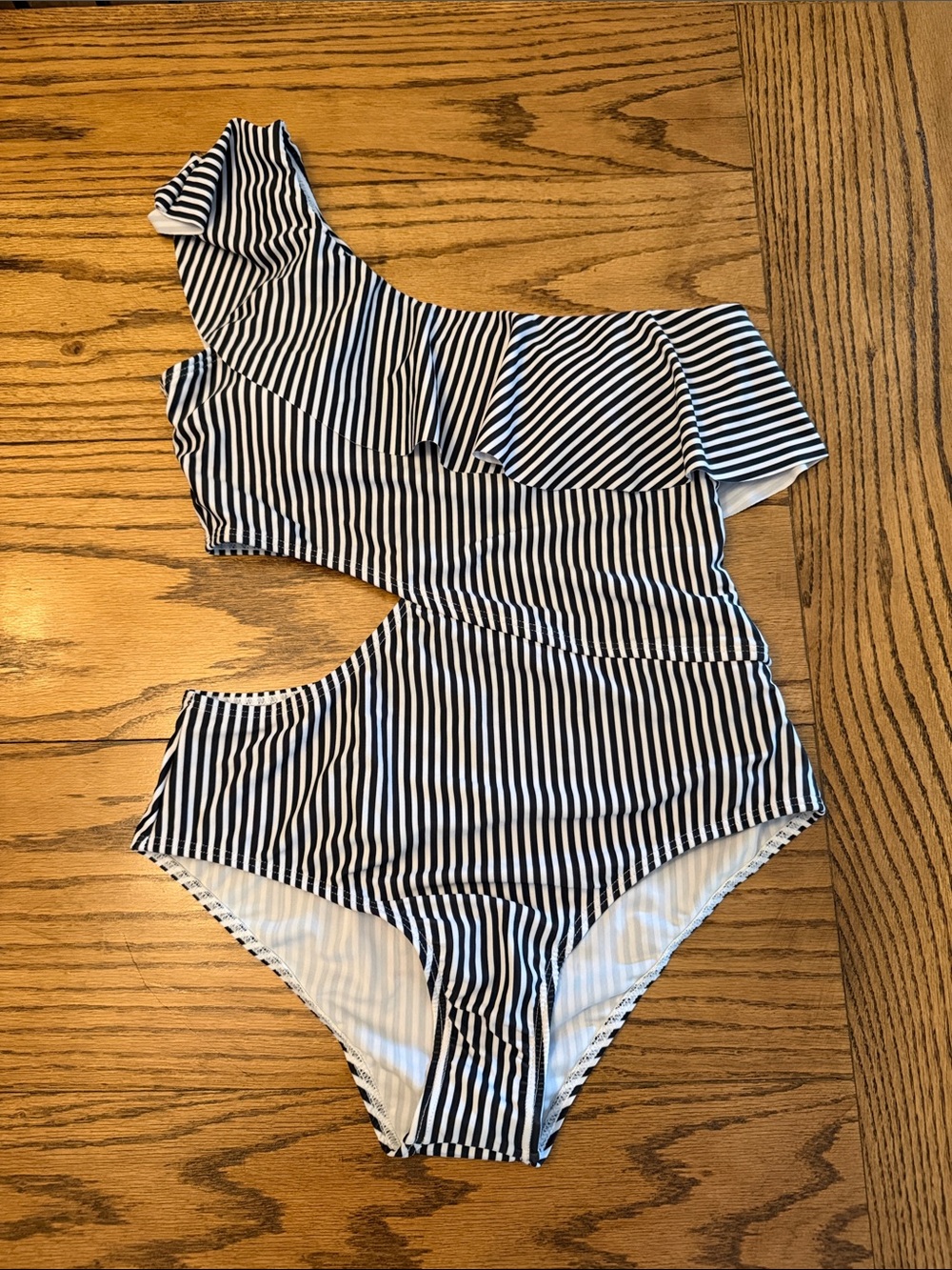 NWOT - SHEIN women’s One-Shoulder Navy & White Stripe Swimsuit size small